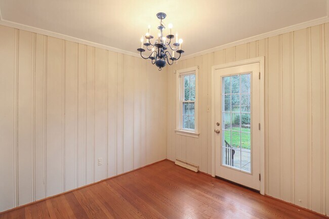 Building Photo - Dreamy 4 Bed, 2 Bath Cape Cod in Sauer's Garden Available Now!