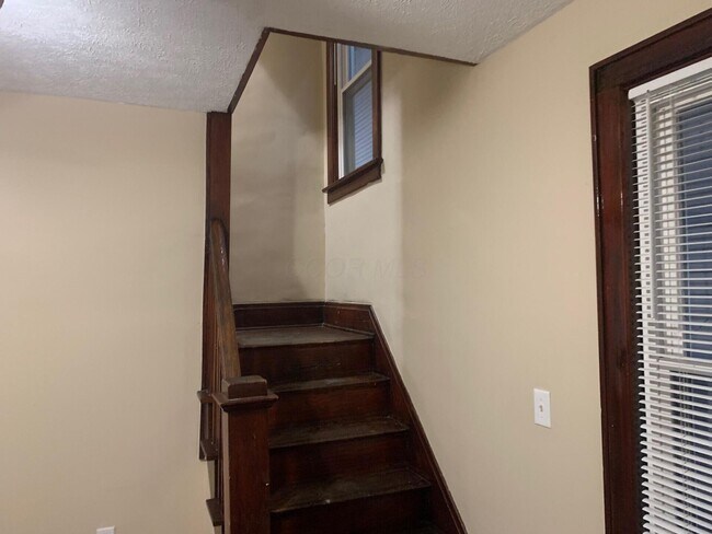 Building Photo - 575 E Kossuth St