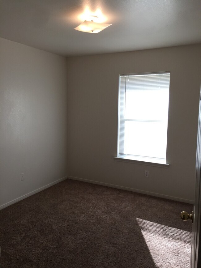 Building Photo - 1430 Shoshoni Trail