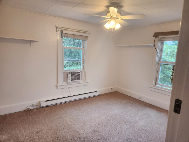 Room #1 - 686 Bloom Rd