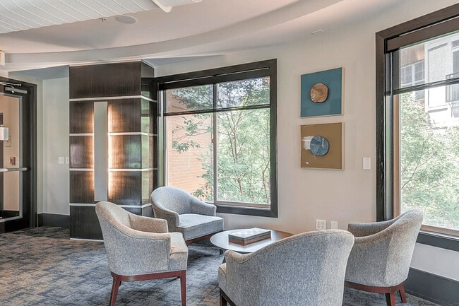 Building Photo - 2002 Eisenhower Ave