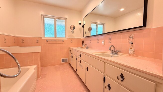 Building Photo - 3BD/2BA Willow Glen Single-Family Home with Spacious Layout