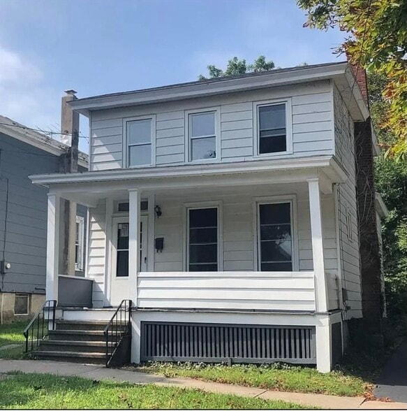 Building Photo - 64 Ontario St