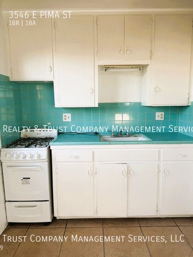 Building Photo - 3546 E Pima St