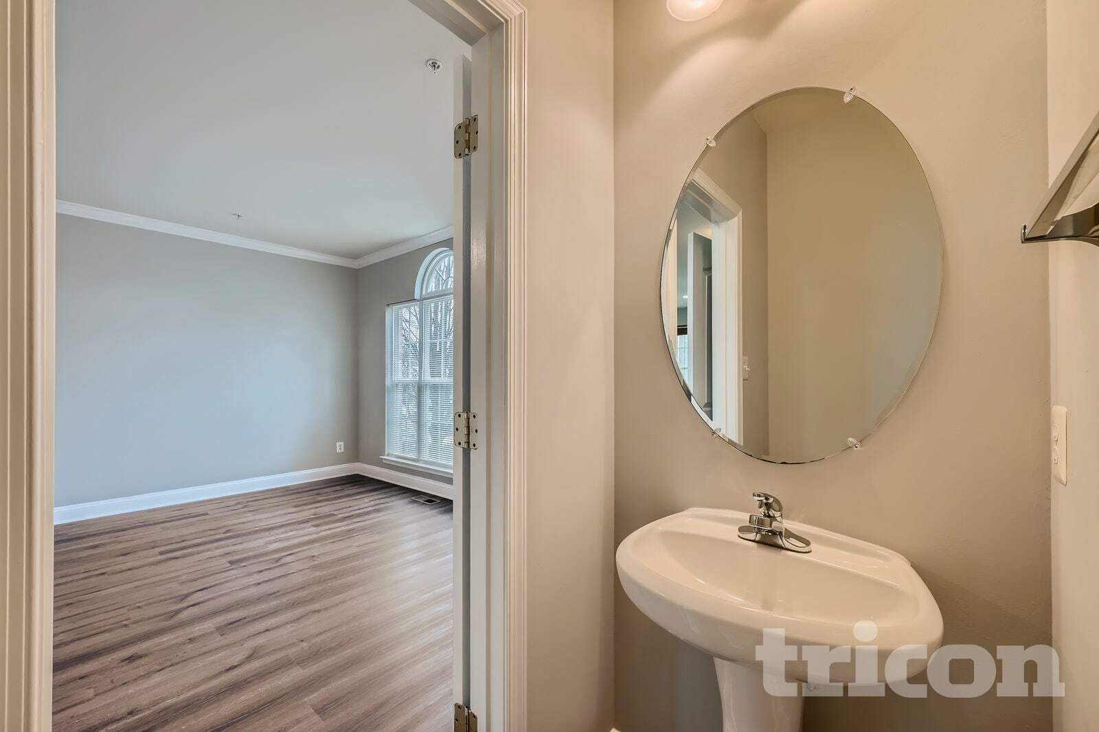 Building Photo - 566 Callander Way