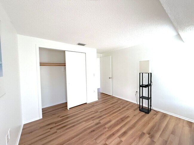 Building Photo - Charming 3-Bedroom, 2-Bath Home in the Hea...