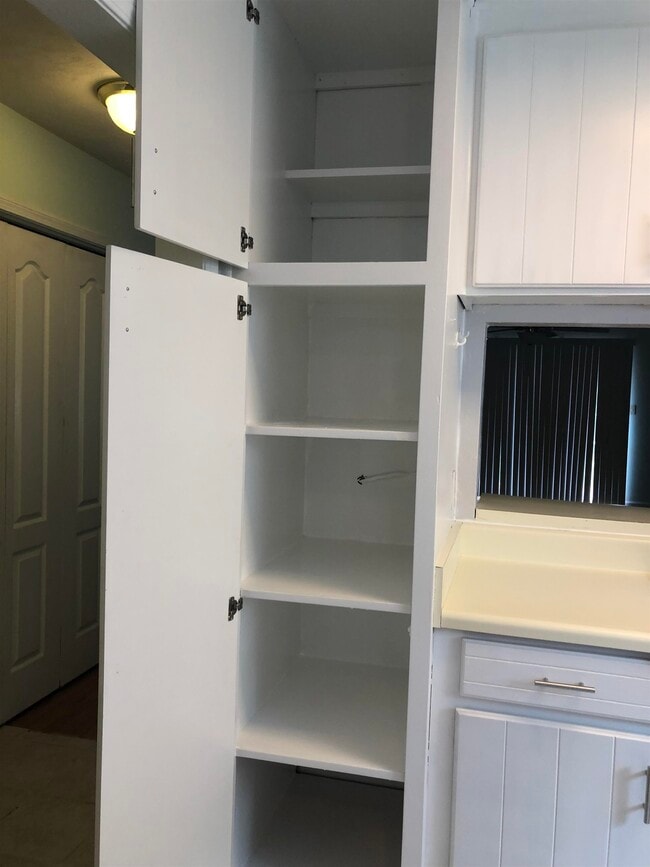 Building Photo - 2333 Ryan Pl