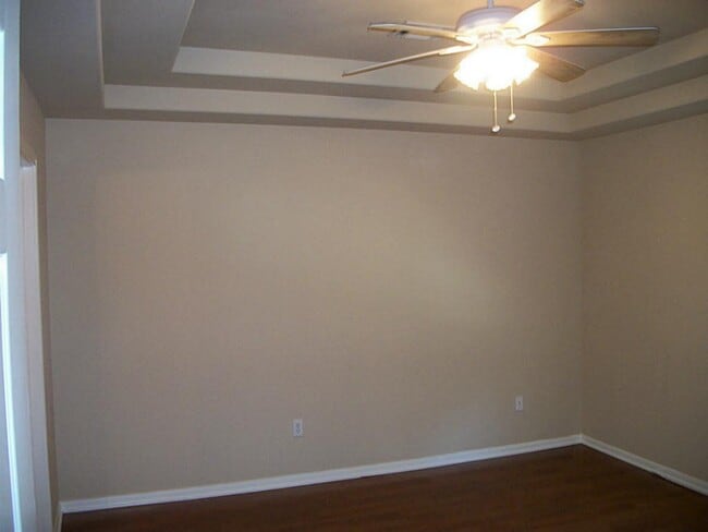 Building Photo - 174 E Sunset Dr