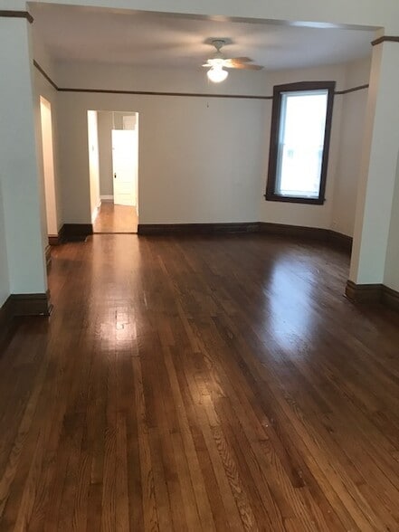 Building Photo - 1322 W Eddy St