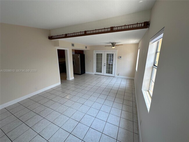 Building Photo - 4410 SW 39th St