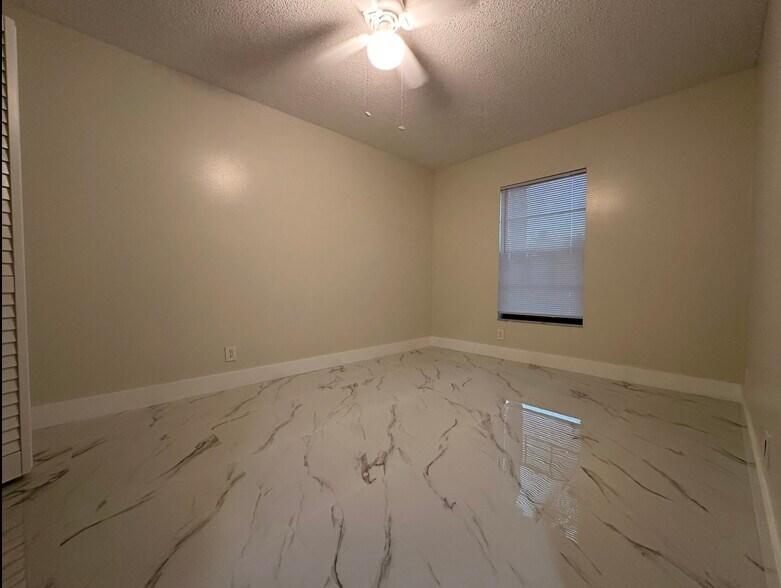 Building Photo - 2110 NW 109th Ave