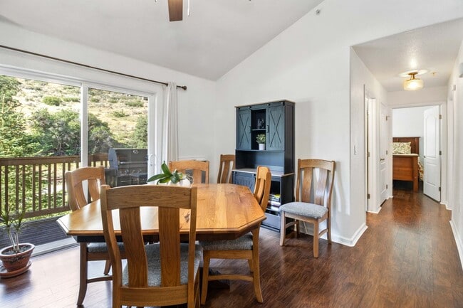 Building Photo - Three Bedroom Condo on the River