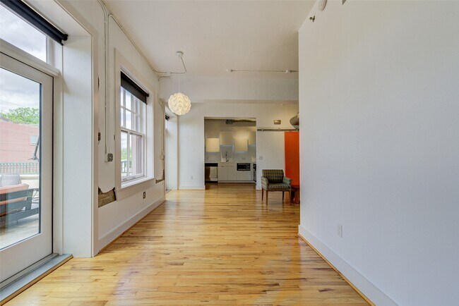 Building Photo - 2700 Albany St