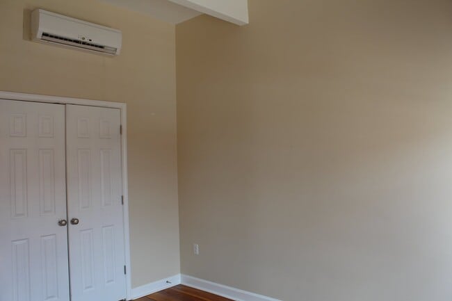 Building Photo - 1 Bedroom 1 Bathroom Loft apartment