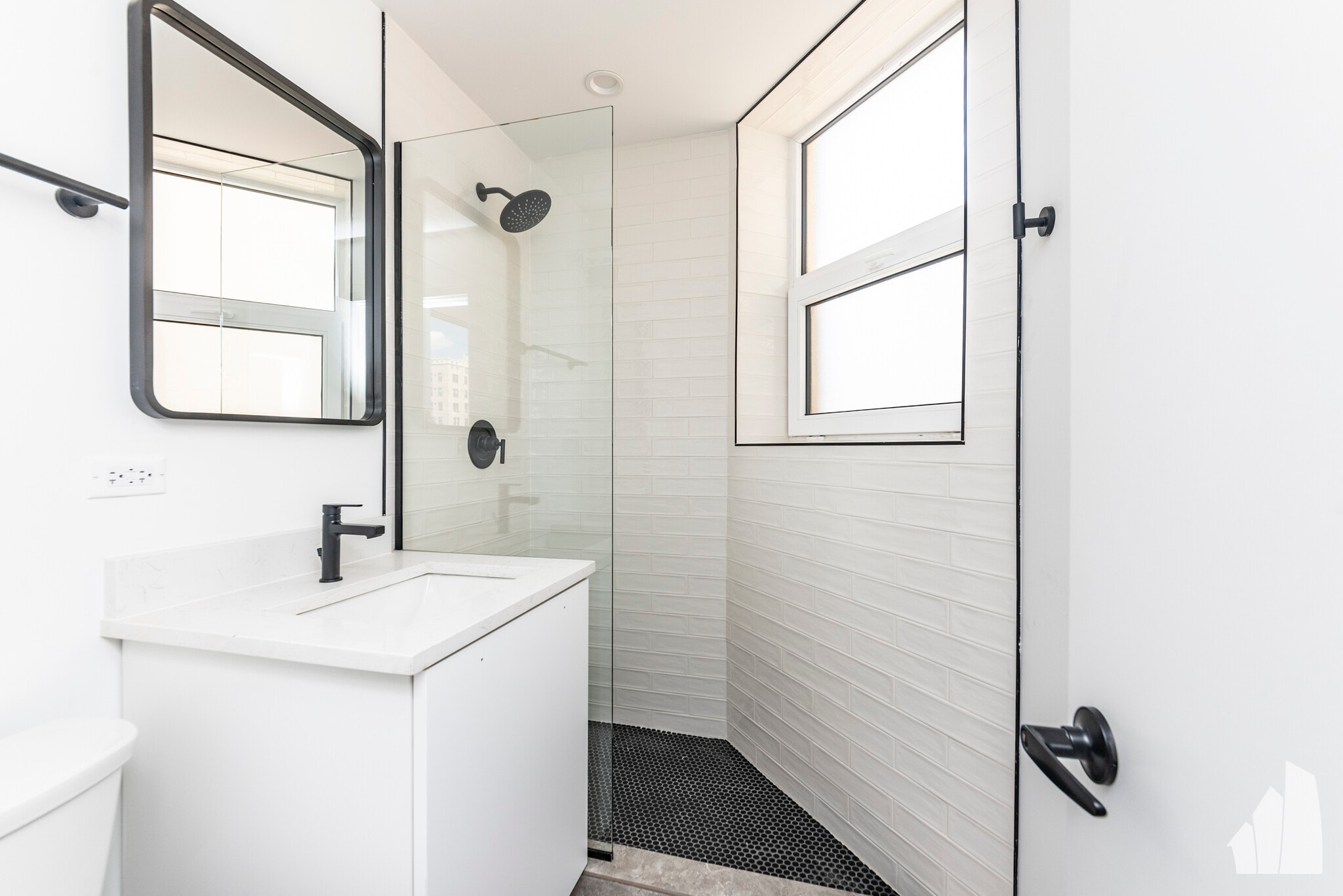 Building Photo - 1555 W Hollywood Ave