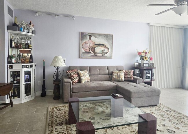 Building Photo - 7100 Sunshine Skyway Ln S