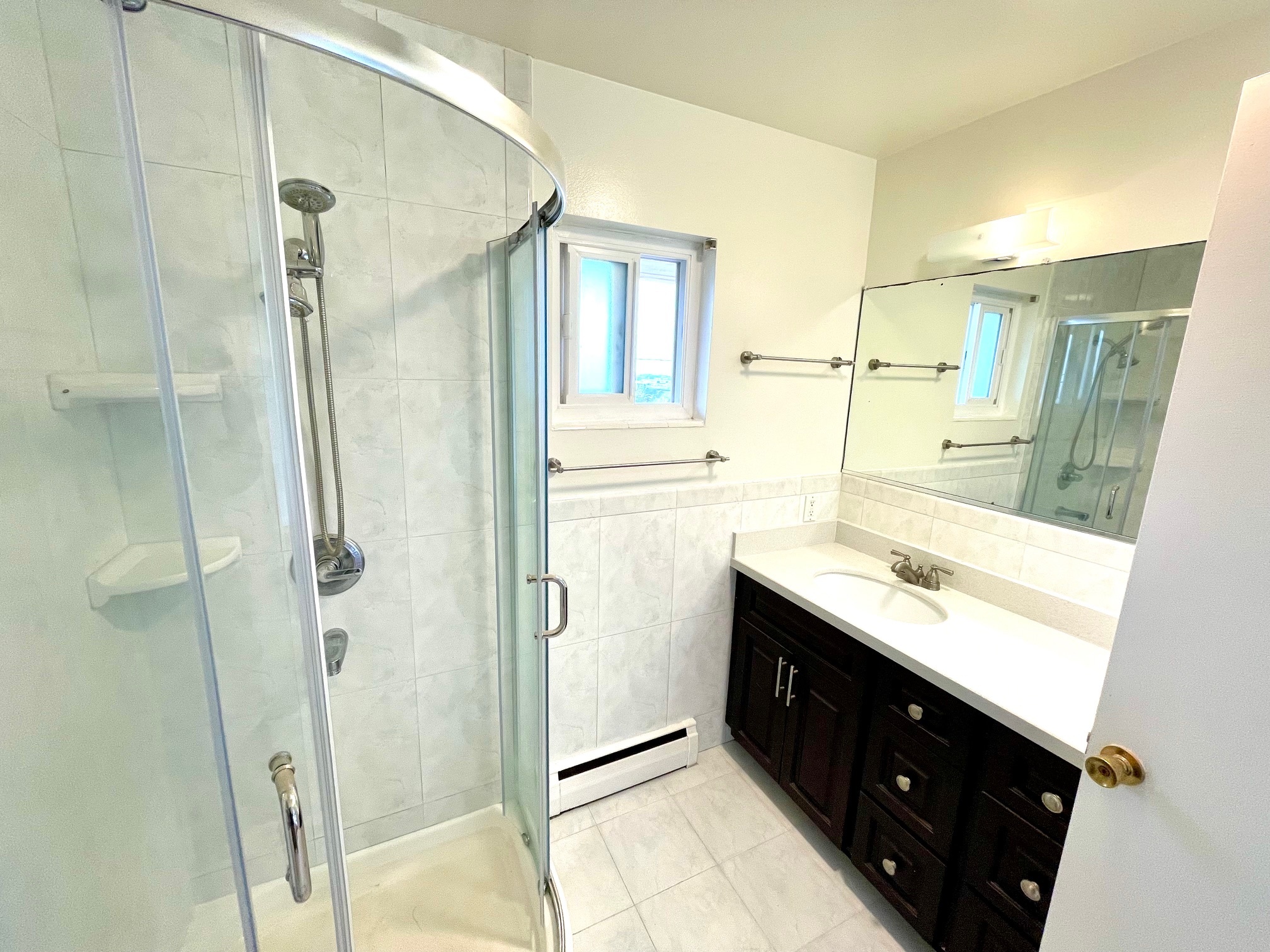 bath in Master BD - 940 Stoney Ct