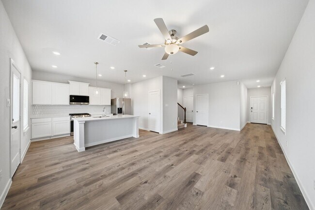 Building Photo - 3327 Young Clover Wy