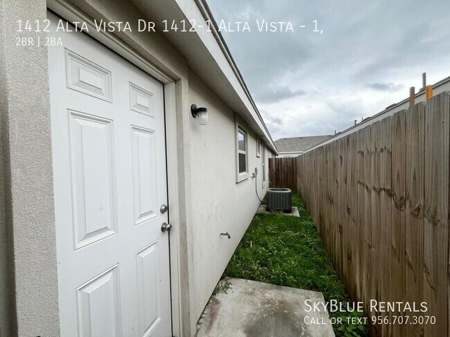 Building Photo - 1412 Alta Vista Dr