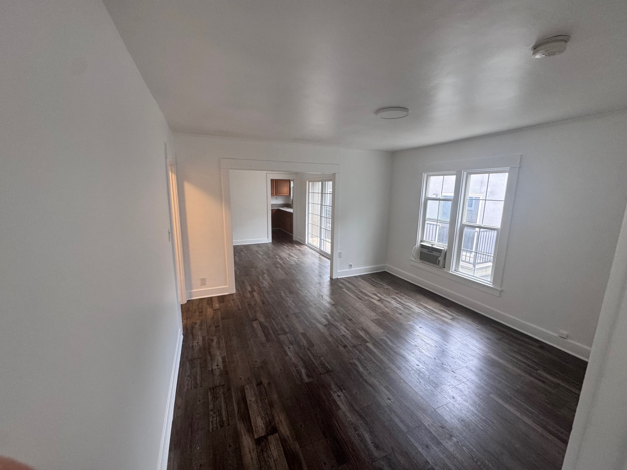 Living Room - 1261 1/2 S Plymouth Blvd