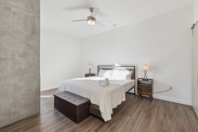 Building Photo - 222 E Jefferson St