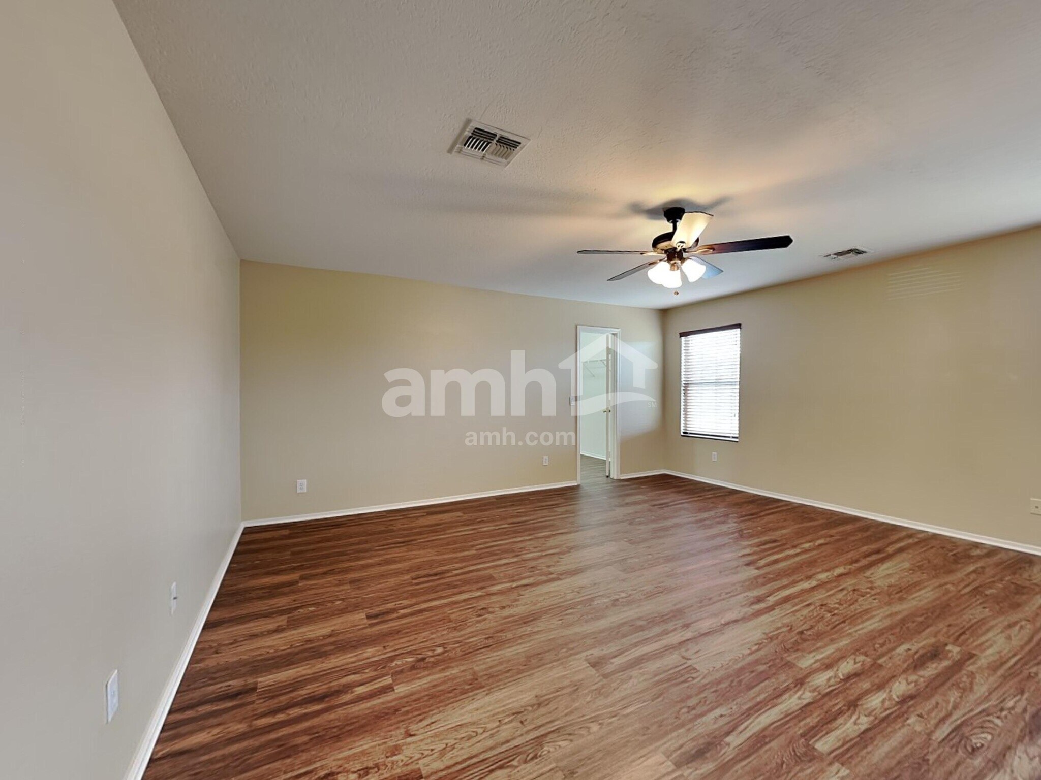 Building Photo - 3219 W Saint Anne Ave