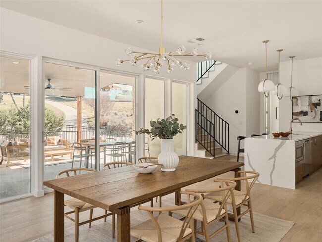 Building Photo - 2100 Bighorn