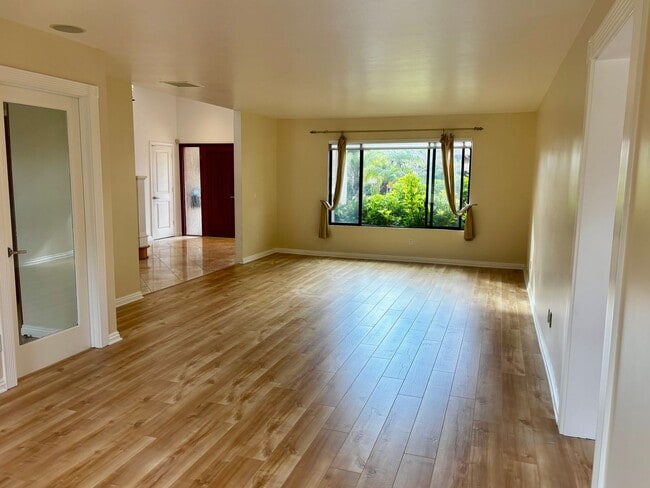 Building Photo - Beautiful La Jolla Alta Home! 50% off Firs...