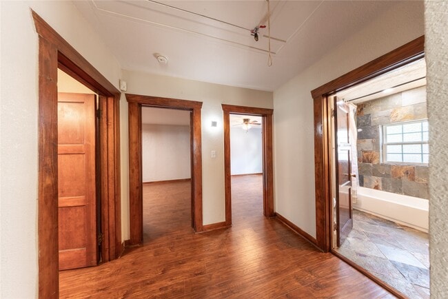 Building Photo - 1229 W 21st St