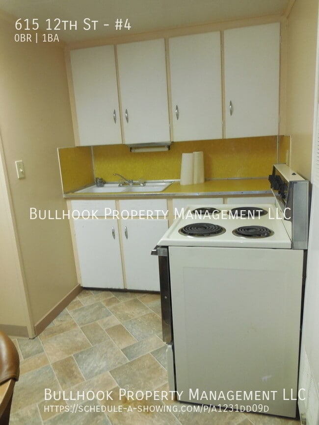 Building Photo - 615 12th St