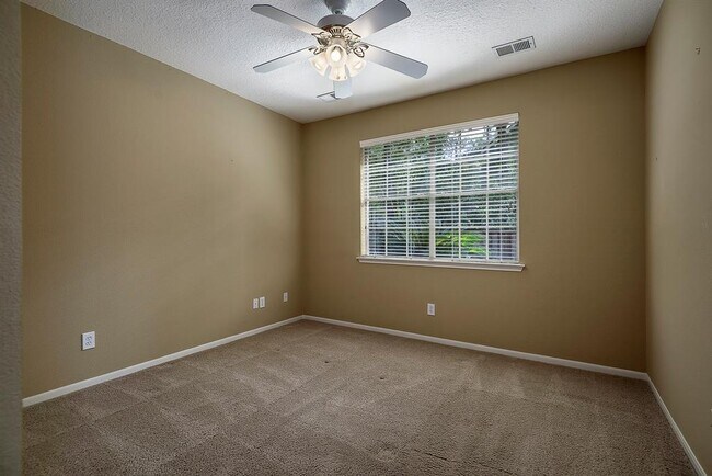 Building Photo - 51 N Cochrans Green Cir