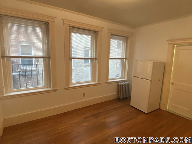 Building Photo - 24 Westland Ave