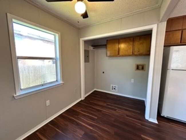 Building Photo - 212 Lawler Ave