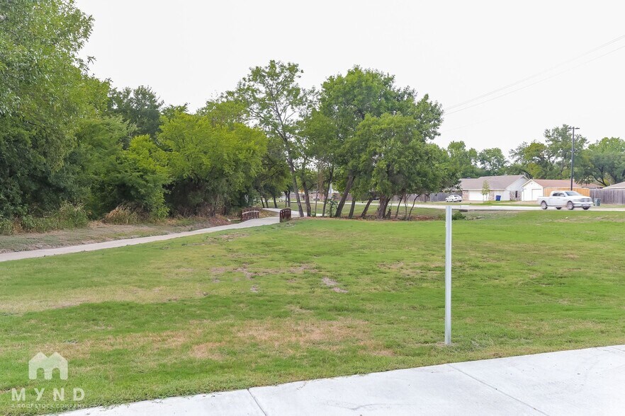 Building Photo - 1823 Cordova Dr