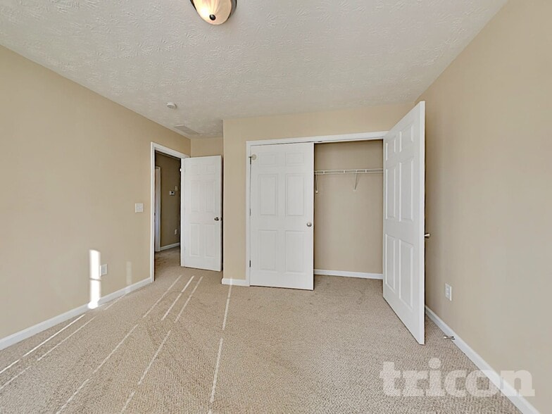 Building Photo - 1416 Meadow Ct