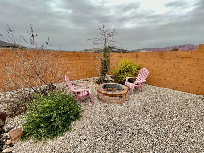 Building Photo - Lovely Four-Bedroom in Ivins with 3-Car Garage and Small RV parking Has Lots of Upgrades