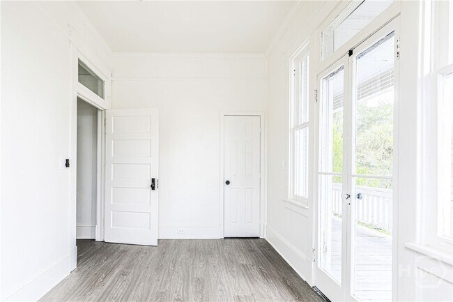 Building Photo - 316 W 40th St