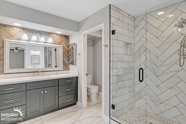 Building Photo - Modern 3bdm 3ba Home with Stylish Upgrades