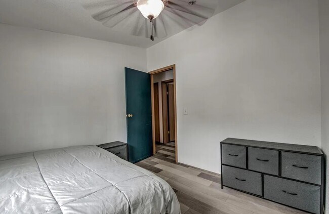 Building Photo - 492 Kimmes Ln