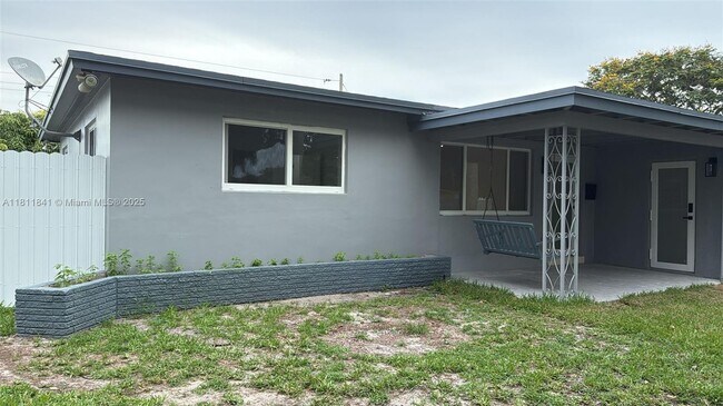 Building Photo - 651 N 73rd Ave