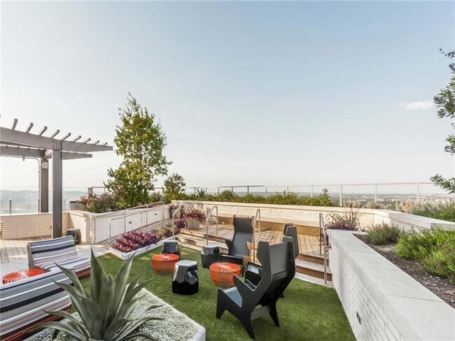 Building Photo - 312 Bowie St