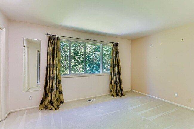 Building Photo - 5bd/2.5ba Sammamish House