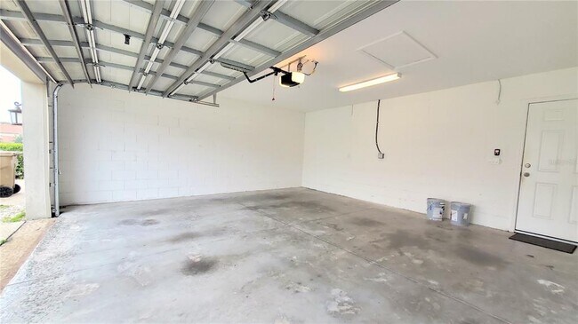 Building Photo - 3118 Camino Real Dr N