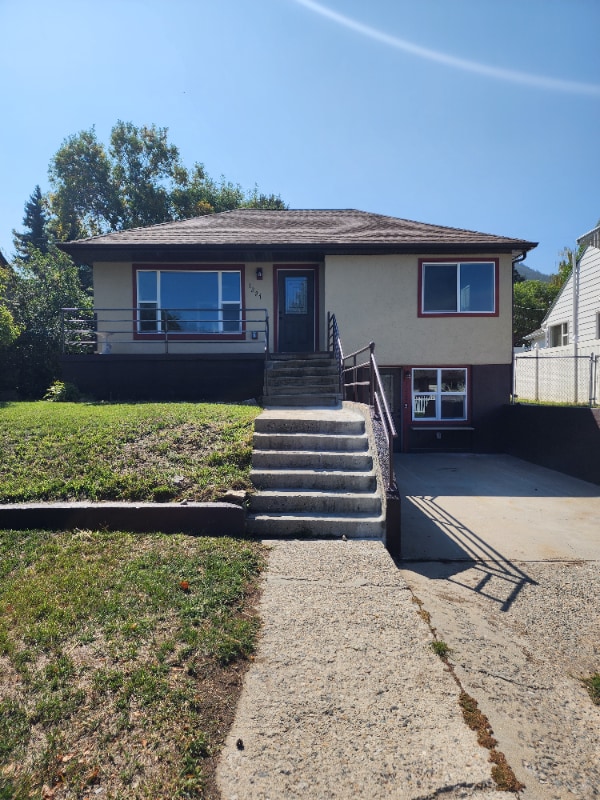 Building Photo - 1227 Hauser Blvd