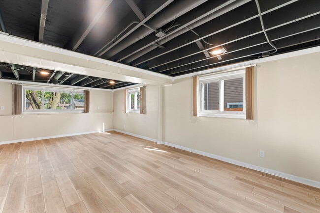 Building Photo - 15222 Huntington Ct