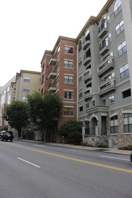 Building Photo - 1803 Broadway