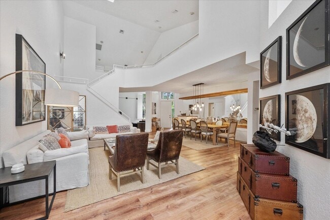 Building Photo - 2585 Sheltingham Dr