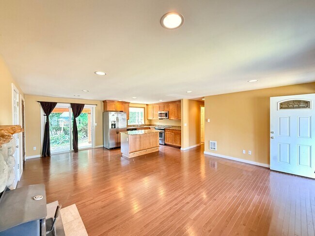 Building Photo - Updated 3BR Rambler | RV/Boat Parking | Gardener’s Backyard