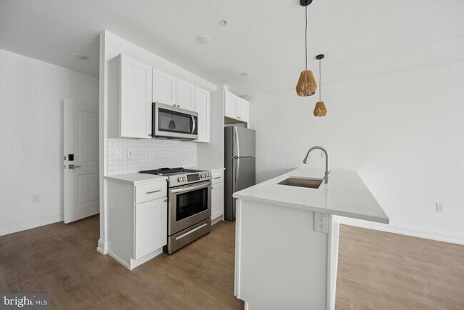 Primary Photo - 1614 Ridge Ave