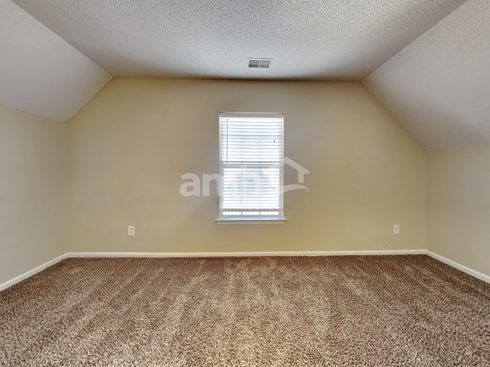 Building Photo - 228 Eagle Ridge Rd